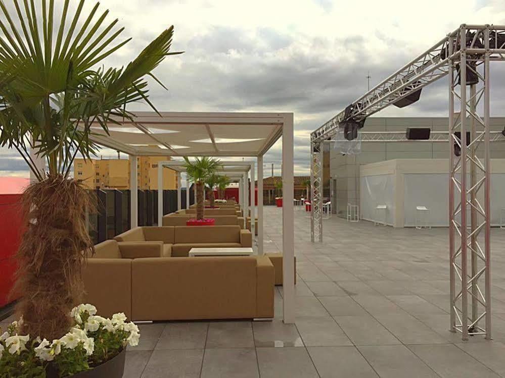 Hotel & Spa Ciudad De Бинефар Экстерьер фото